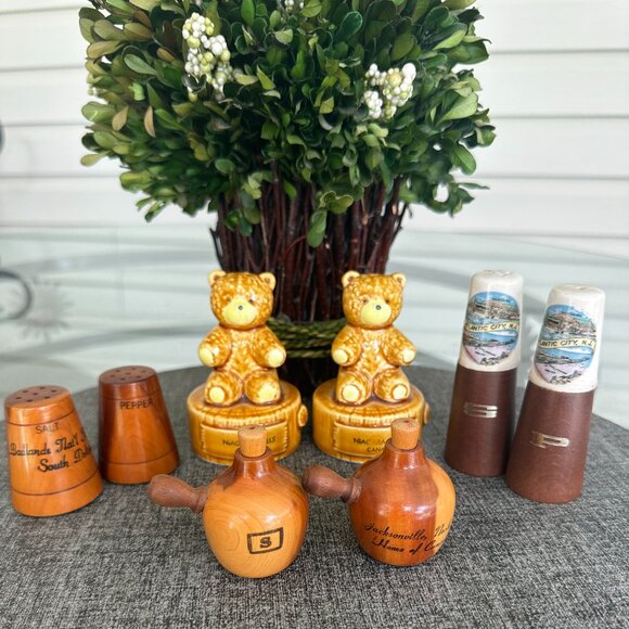 Vintage Souvenir (USA & Canada) Ceramic & Wood Salt & Pepper Shakers Set of 4 - Picture 1 of 6
